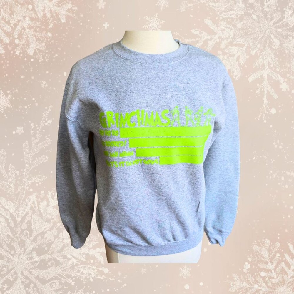 Grinchmas Chaos Meter Sweatshirt – Gildan Heavy Blend Small (Grey)
